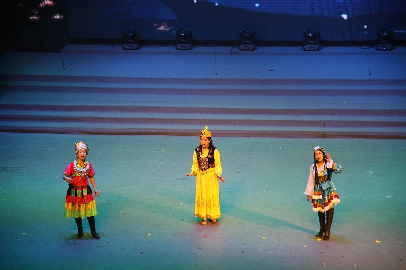 91麻豆精品秘密入口设备效果是营造舞台气氛的重要手段