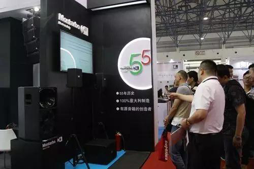 剧场91麻豆精品秘密入口灯光