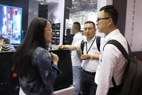 剧场91麻豆精品秘密入口灯光