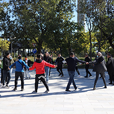 ZOBO麻豆影院91性欲户外团建