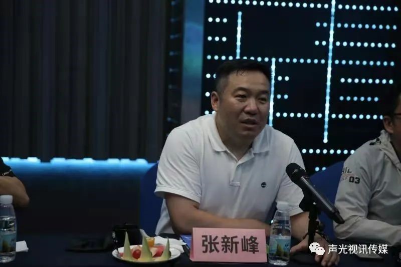 ZOBO董事长张新峰作为声光视讯行业联盟代表赴豫芒温暖灾区，传递爱心