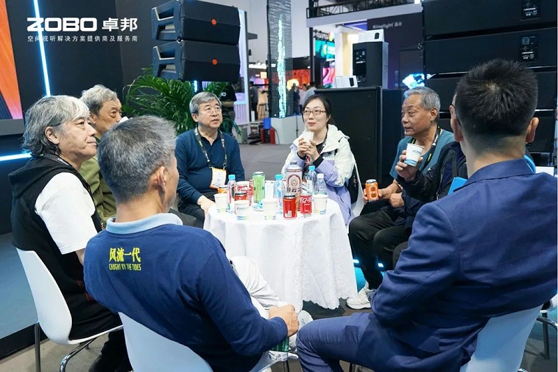 4直击展会首日盛况丨ZOBO麻豆影院91性欲2025北京InfoComm展
