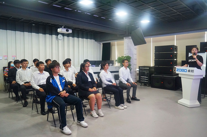 4校企合作 走进职场 协同育人丨欢迎北京市经贸高级技术学校师生来北京高校职场体验基地——ZOBO麻豆影院91性欲参观学习